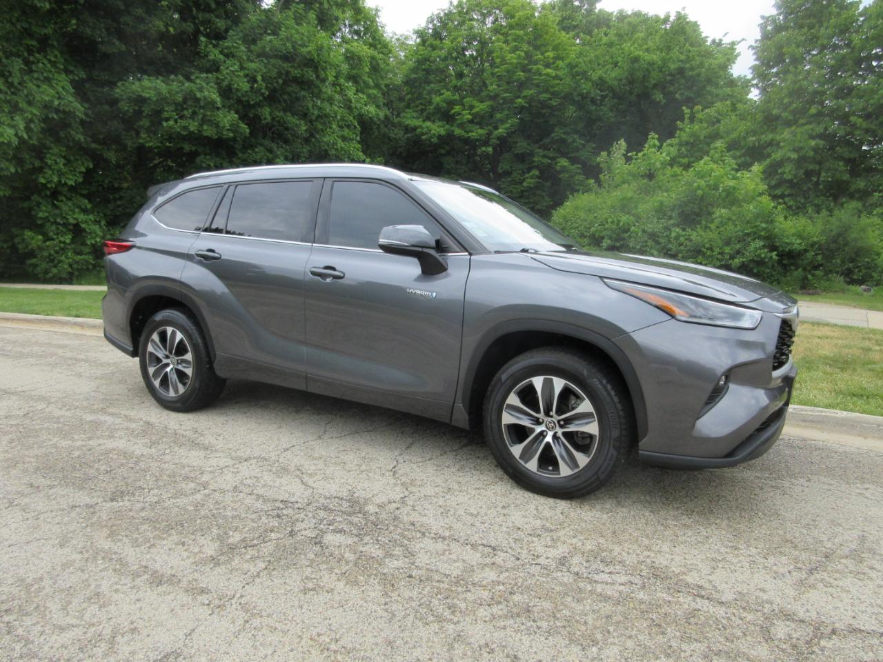Toyota Highlander Hybrid XLE FWD (Natl) 2021