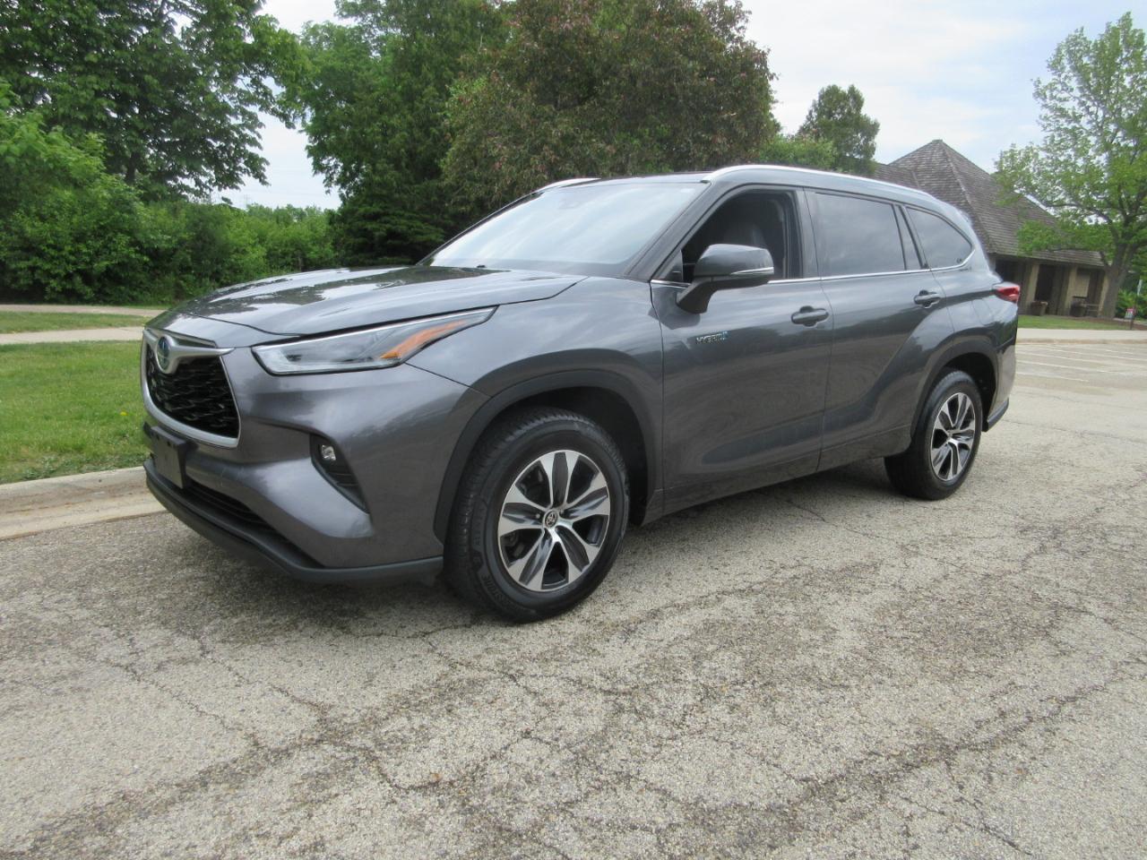 Toyota Highlander Hybrid XLE FWD (Natl) 2021