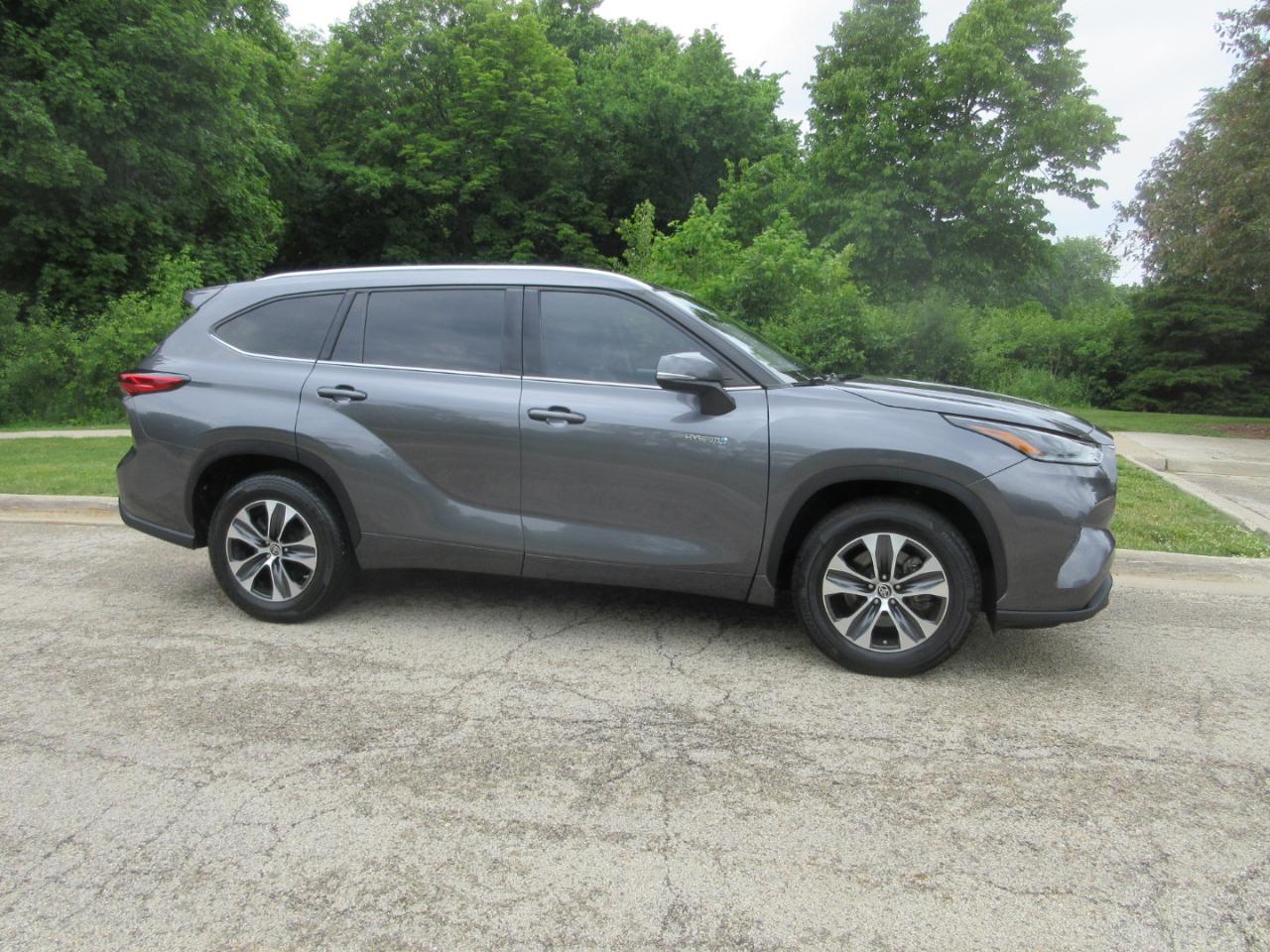 Toyota Highlander Hybrid XLE FWD (Natl) 2021