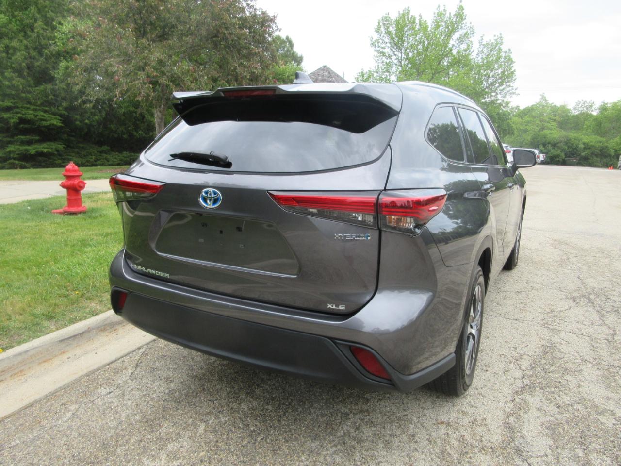 Toyota Highlander Hybrid XLE FWD (Natl) 2021