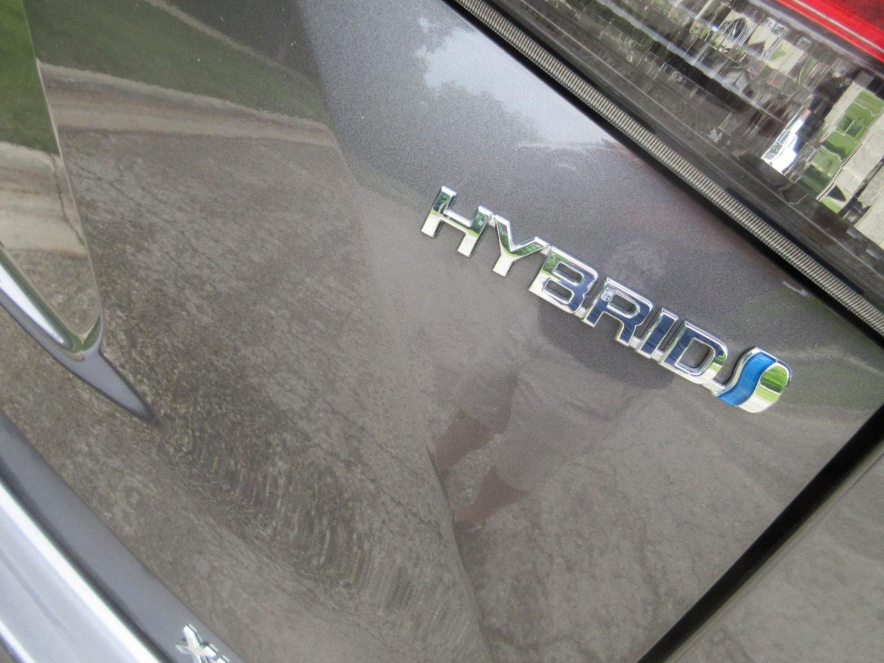 Toyota Highlander Hybrid XLE FWD (Natl) 2021