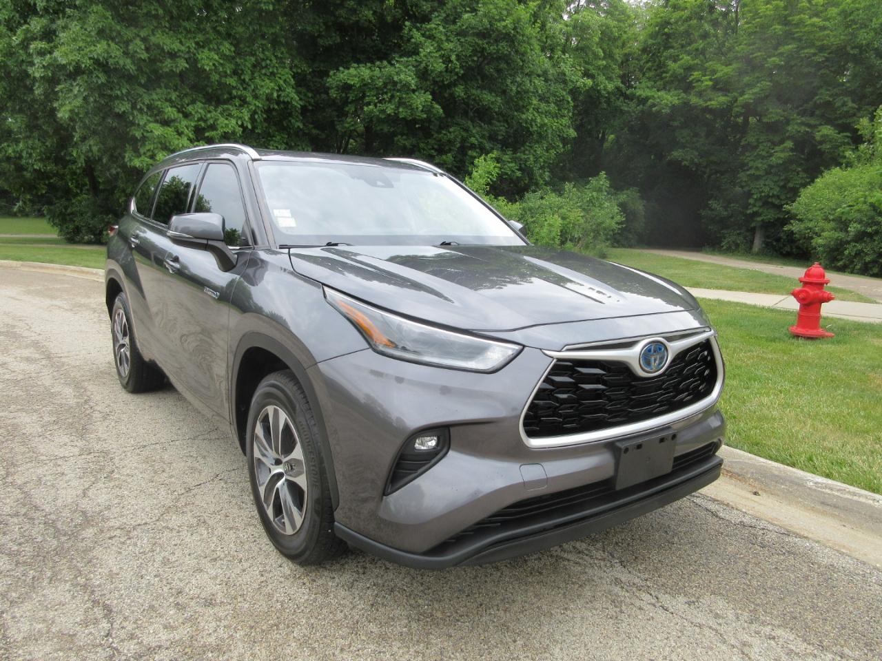 Toyota Highlander Hybrid XLE FWD (Natl) 2021