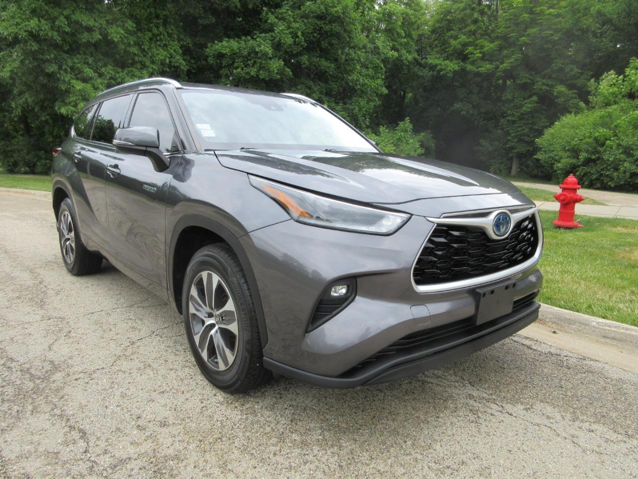 Toyota Highlander Hybrid XLE FWD (Natl) 2021