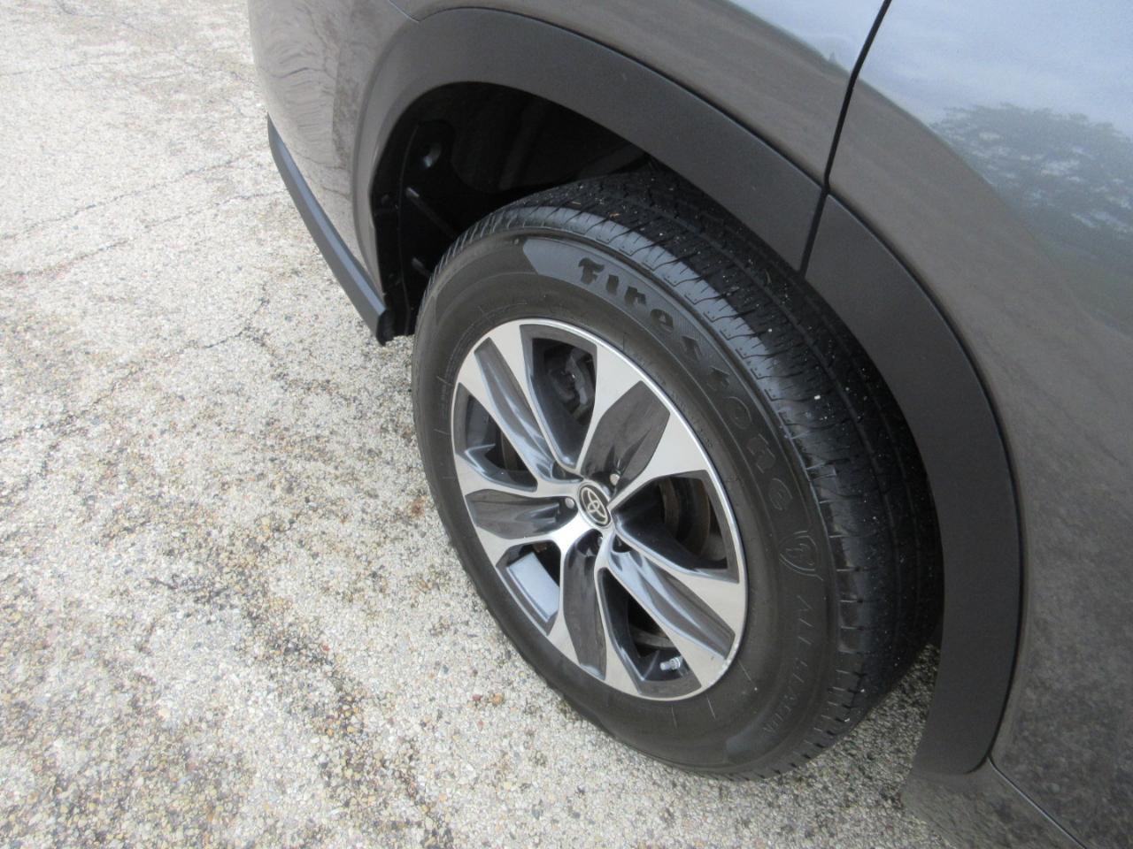 Toyota Highlander Hybrid XLE FWD (Natl) 2021
