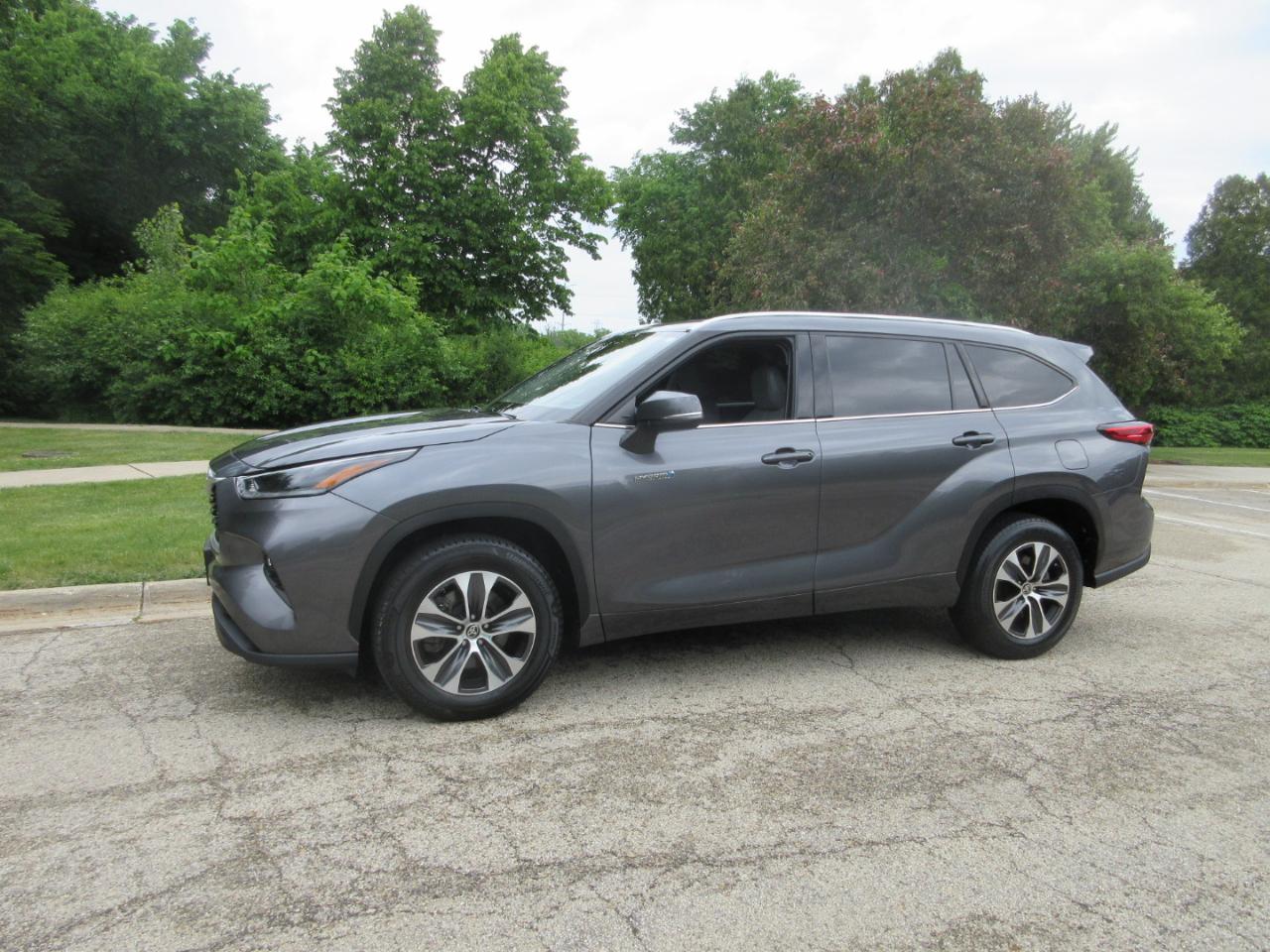 Toyota Highlander Hybrid XLE FWD (Natl) 2021
