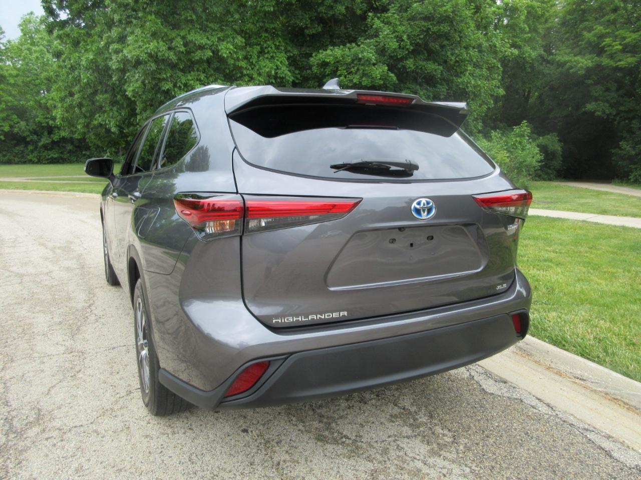 Toyota Highlander Hybrid XLE FWD (Natl) 2021