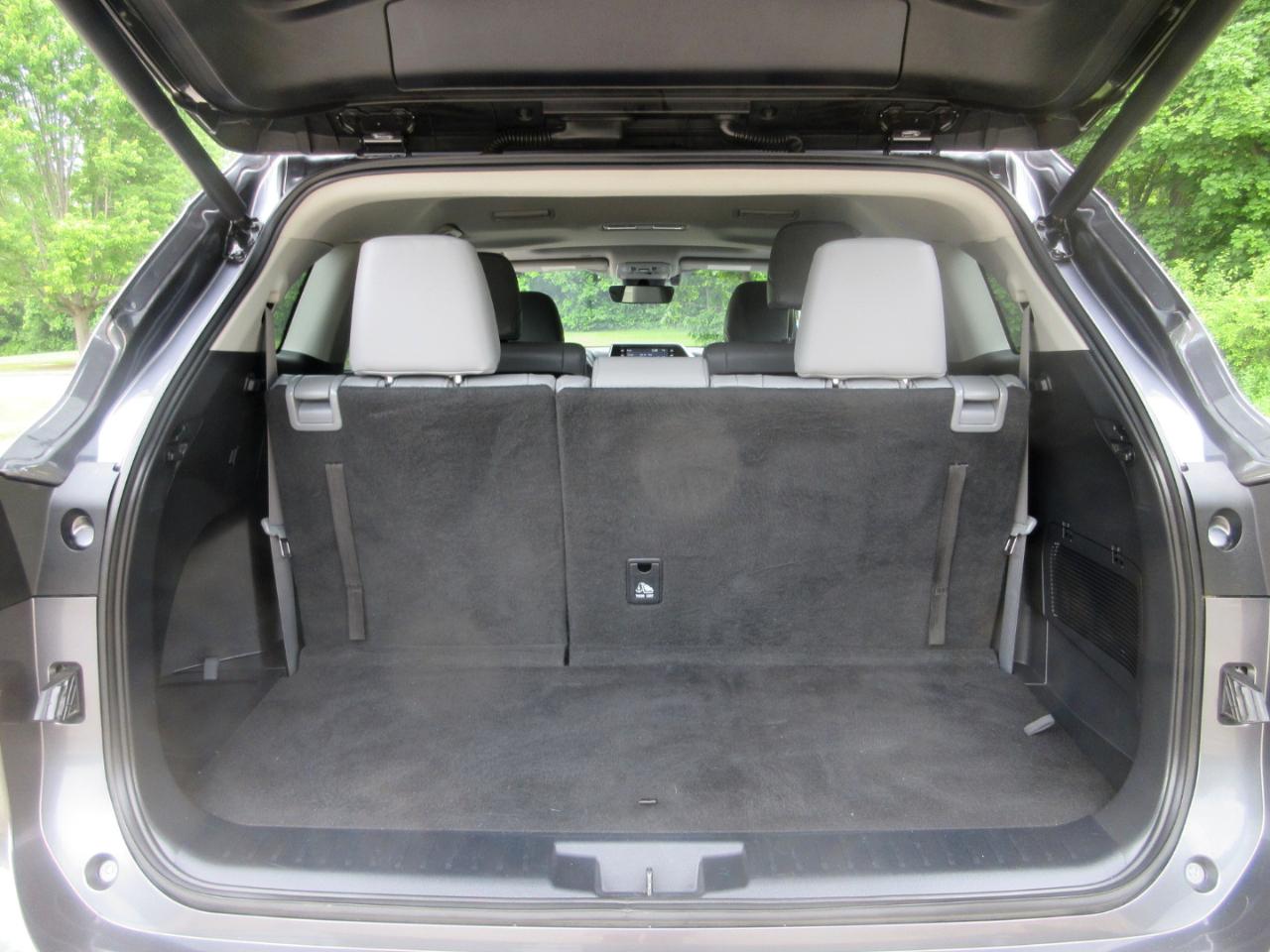 Toyota Highlander Hybrid XLE FWD (Natl) 2021