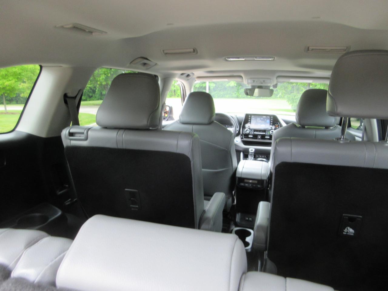 Toyota Highlander Hybrid XLE FWD (Natl) 2021