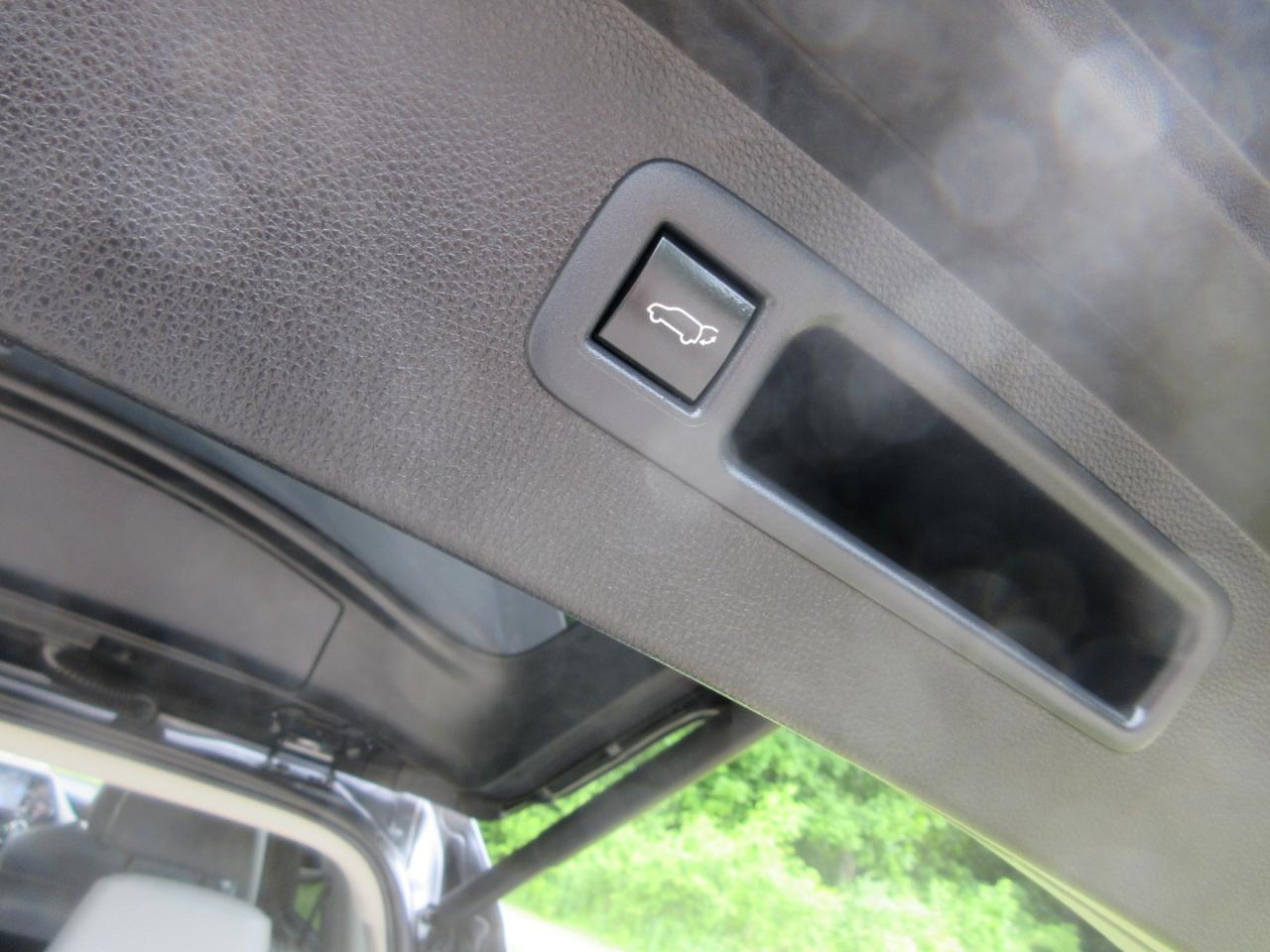 Toyota Highlander Hybrid XLE FWD (Natl) 2021
