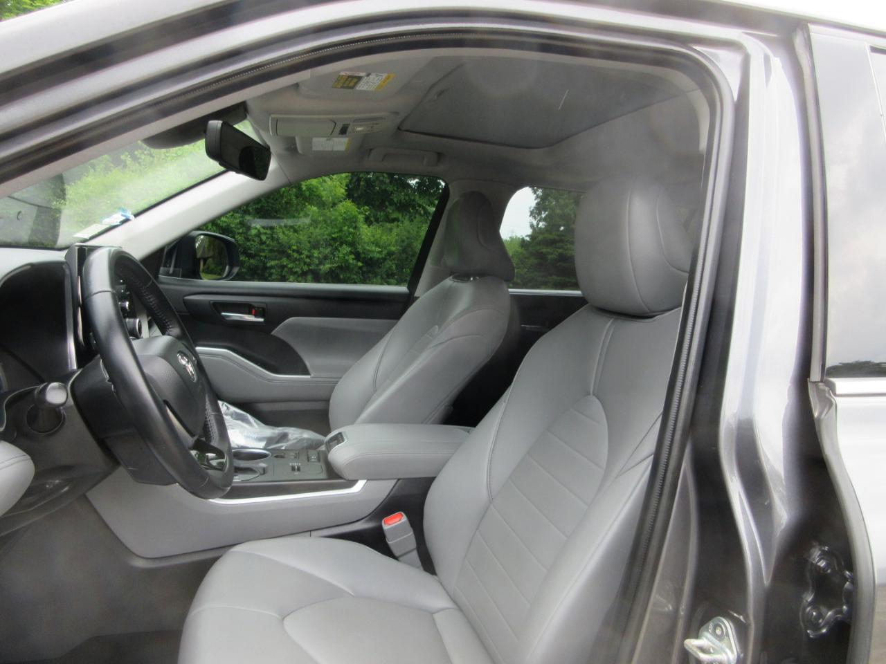Toyota Highlander Hybrid XLE FWD (Natl) 2021