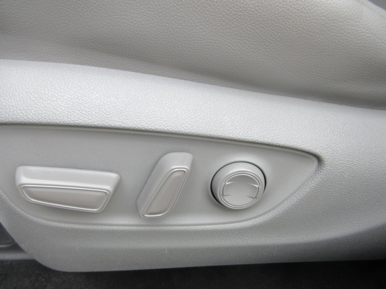 Toyota Highlander Hybrid XLE FWD (Natl) 2021