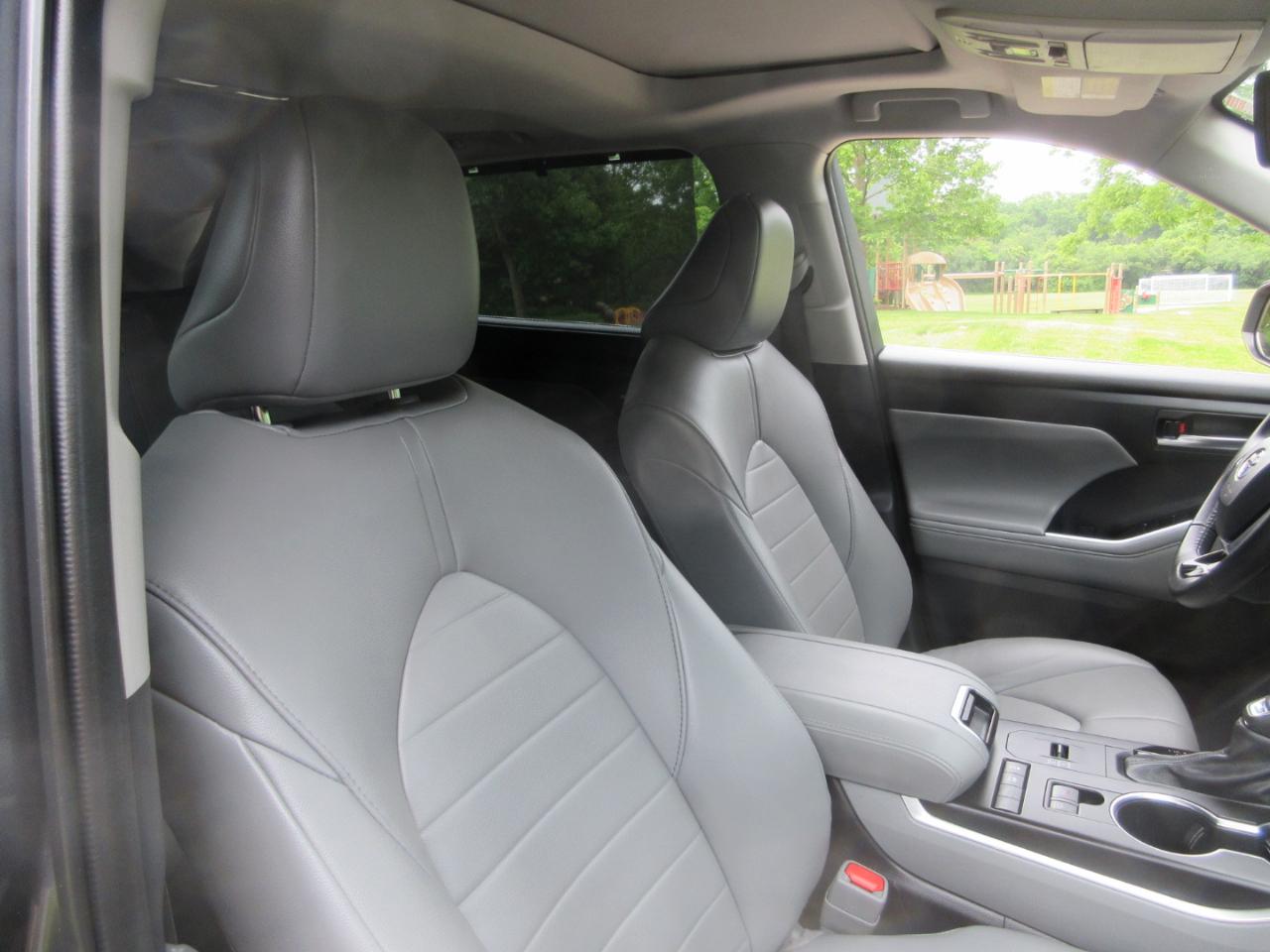 Toyota Highlander Hybrid XLE FWD (Natl) 2021