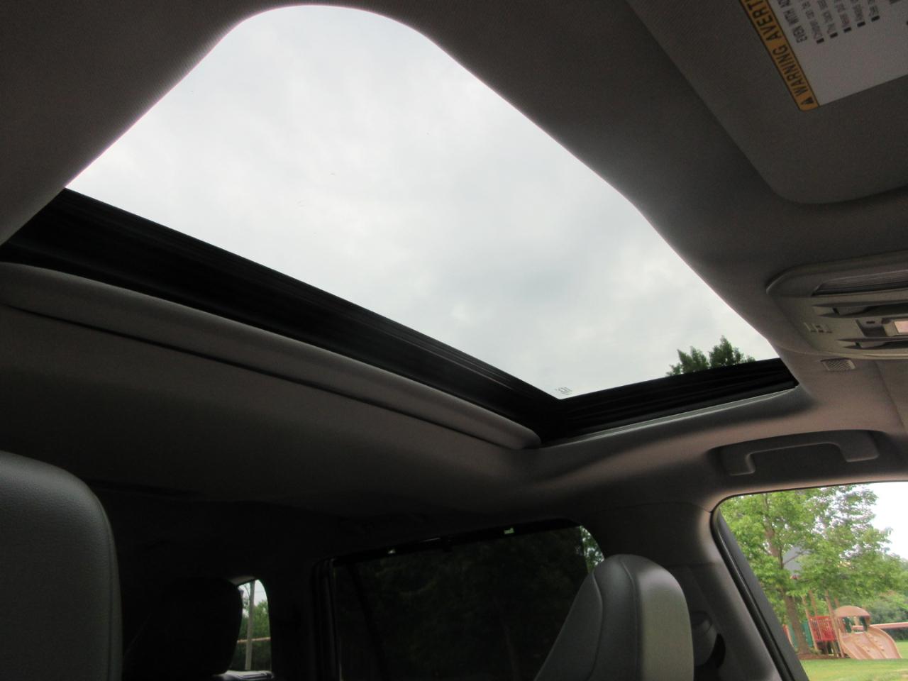 Toyota Highlander Hybrid XLE FWD (Natl) 2021