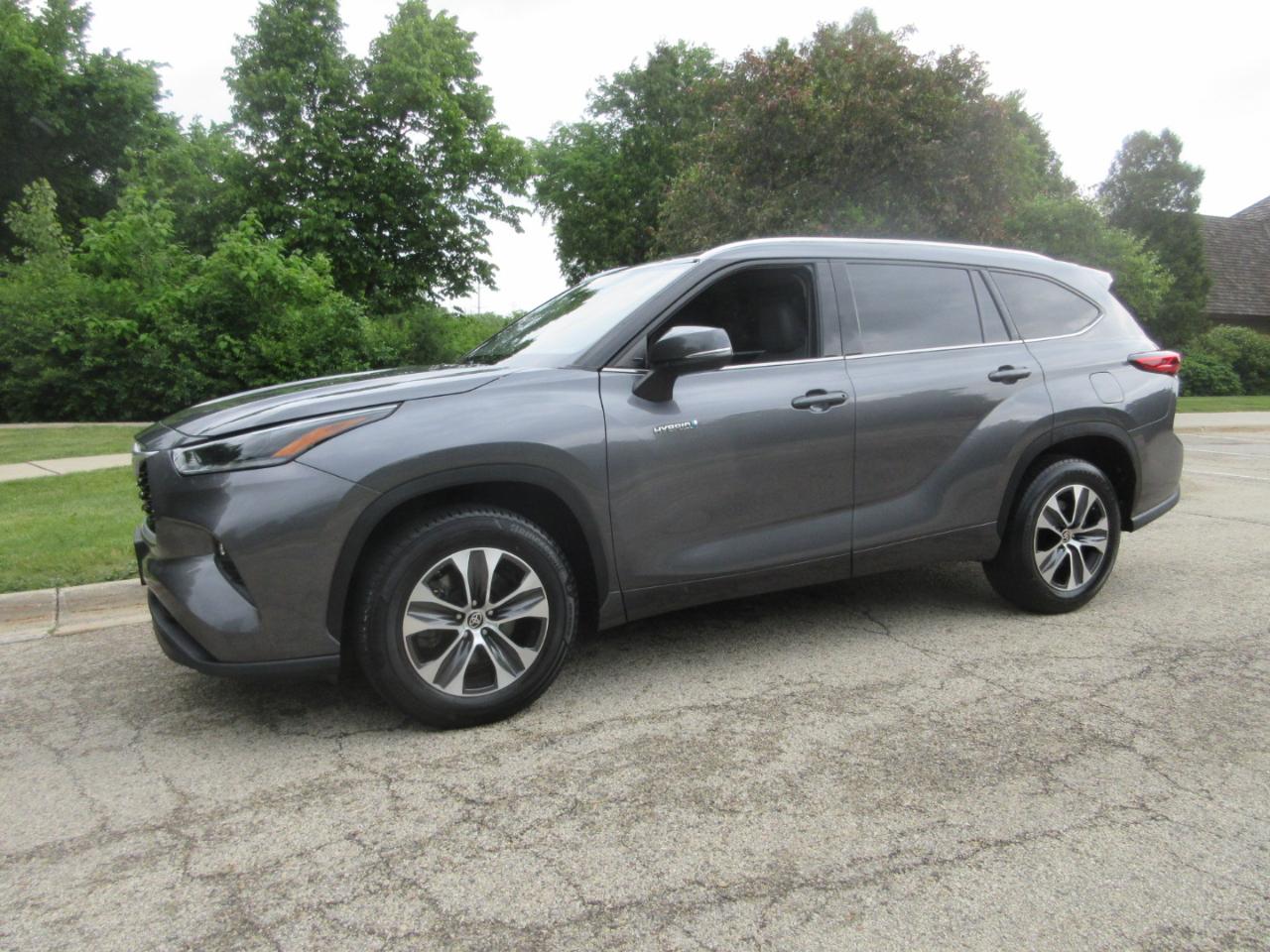 Toyota Highlander Hybrid XLE FWD (Natl) 2021