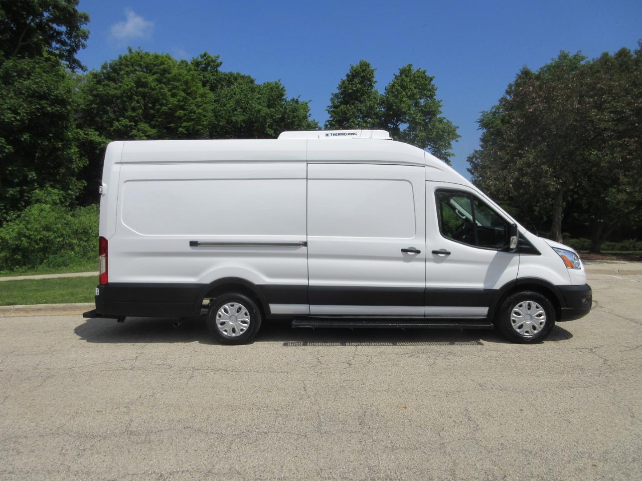 Ford Transit Cargo Van T-350 148" EL Hi Rf 9500 GVWR RWD 2022