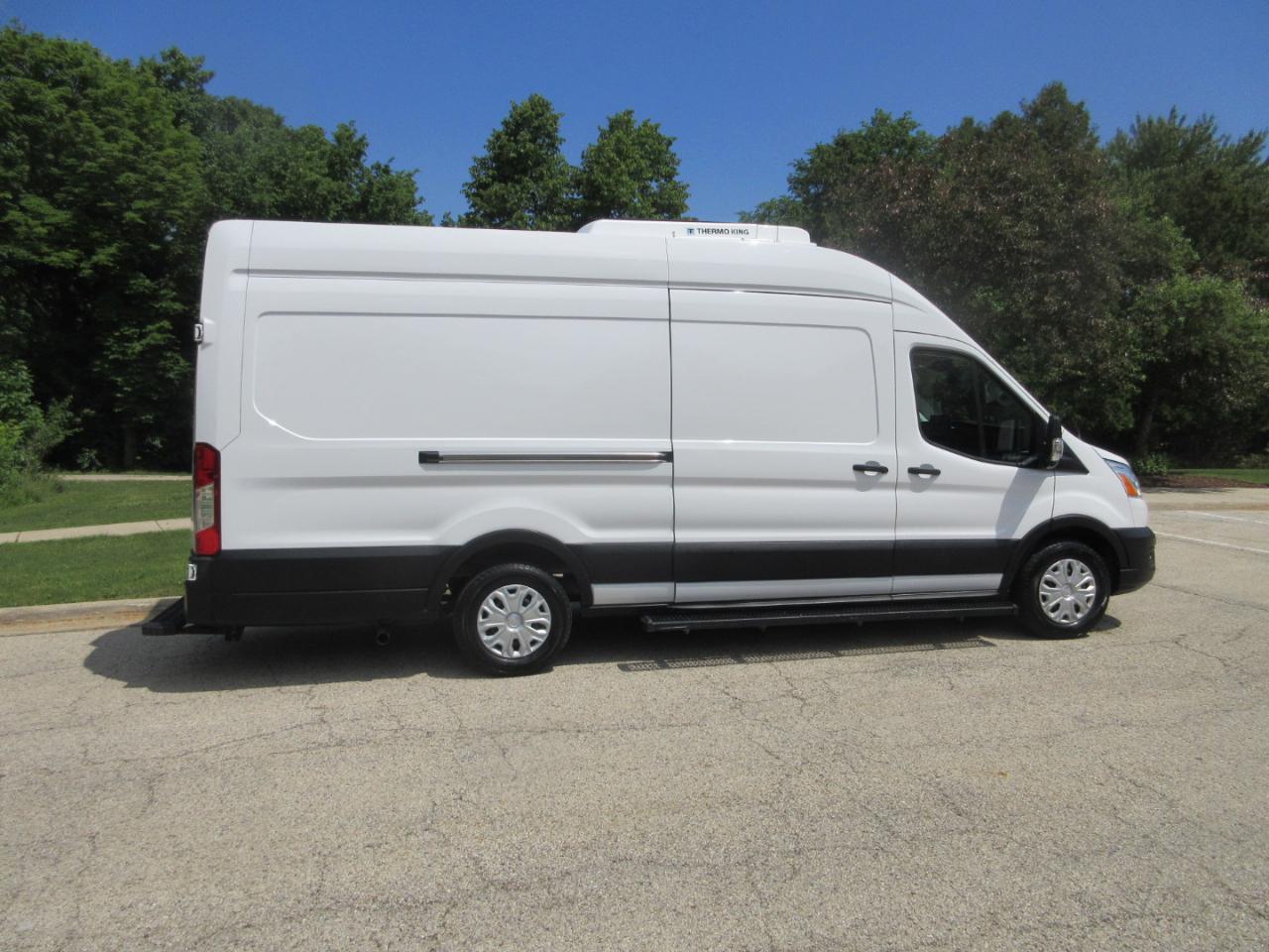 Ford Transit Cargo Van T-350 148" EL Hi Rf 9500 GVWR RWD 2022