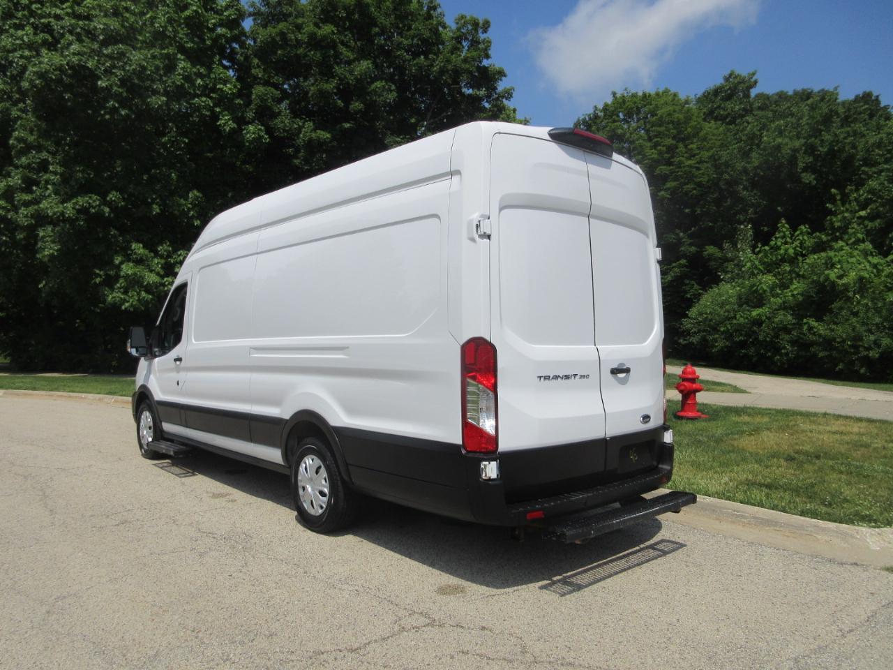 Ford Transit Cargo Van T-350 148" EL Hi Rf 9500 GVWR RWD 2022