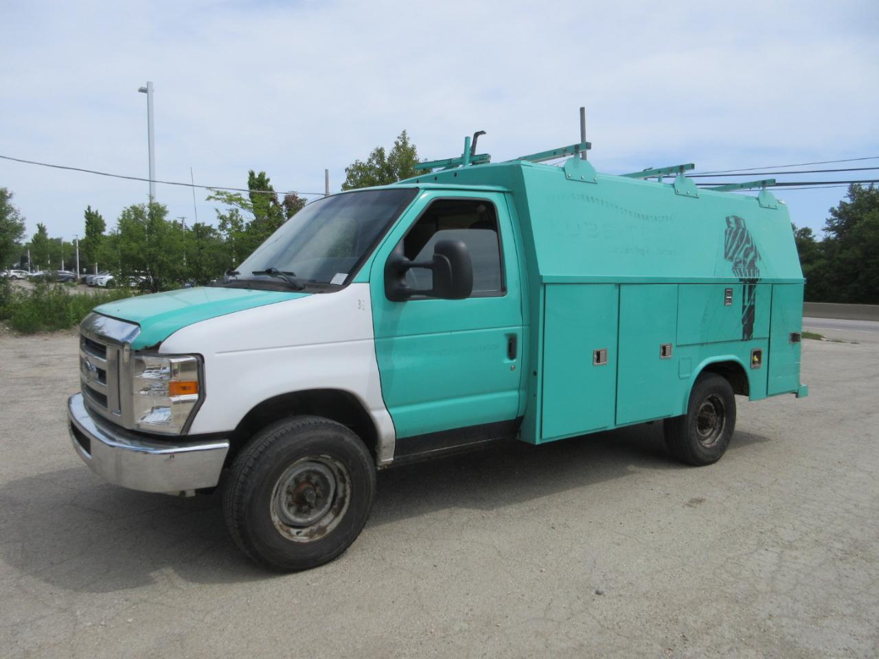 Ford Econoline Commercial Cutaway E-350 Super Duty 138" 5-Spd SRW 2012
