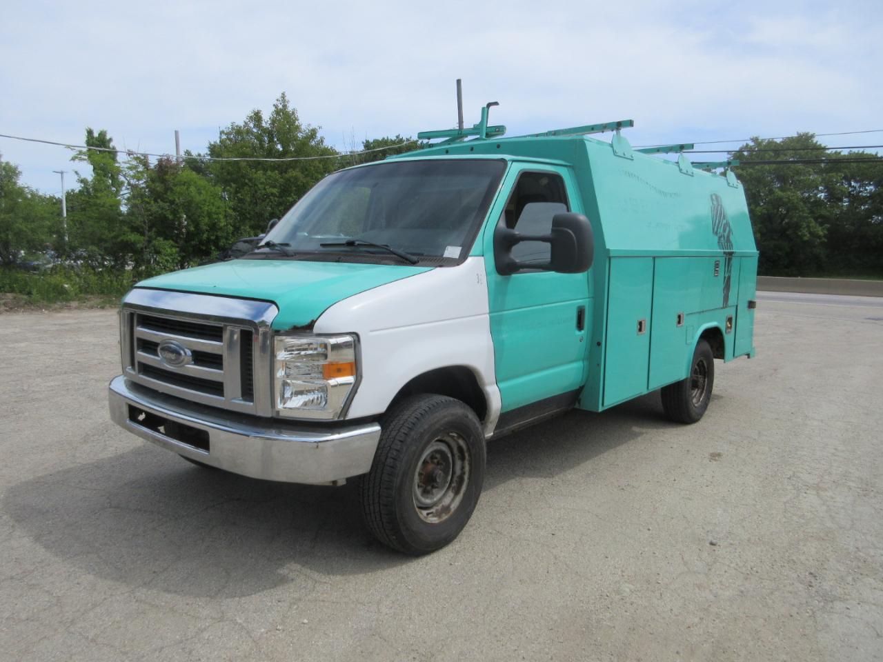 Ford Econoline Commercial Cutaway E-350 Super Duty 138" 5-Spd SRW 2012