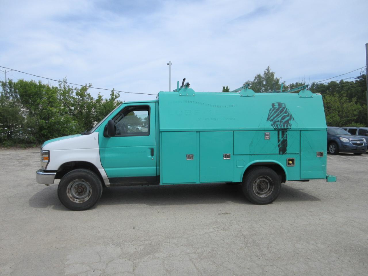 Ford Econoline Commercial Cutaway E-350 Super Duty 138" 5-Spd SRW 2012