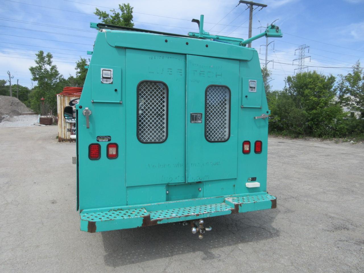 Ford Econoline Commercial Cutaway E-350 Super Duty 138" 5-Spd SRW 2012