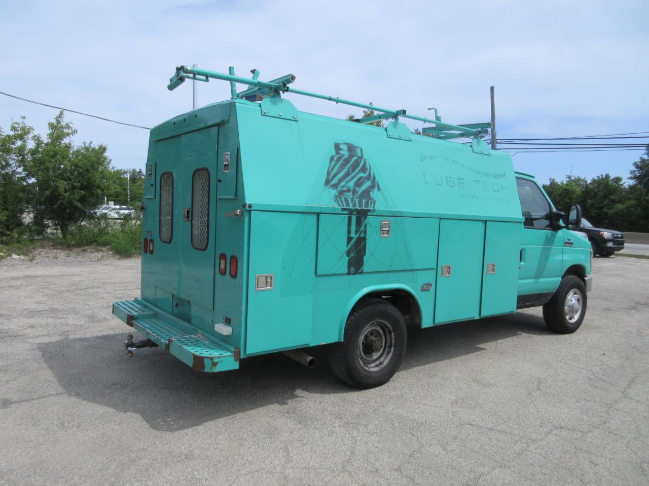 Ford Econoline Commercial Cutaway E-350 Super Duty 138" 5-Spd SRW 2012
