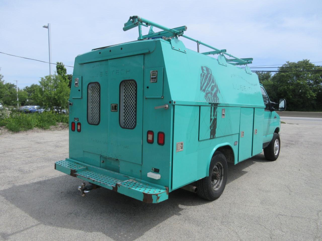 Ford Econoline Commercial Cutaway E-350 Super Duty 138" 5-Spd SRW 2012