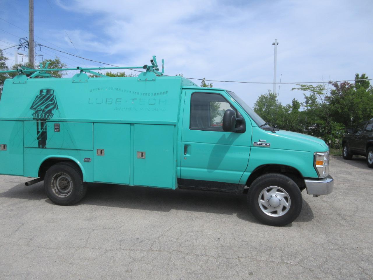 Ford Econoline Commercial Cutaway E-350 Super Duty 138" 5-Spd SRW 2012