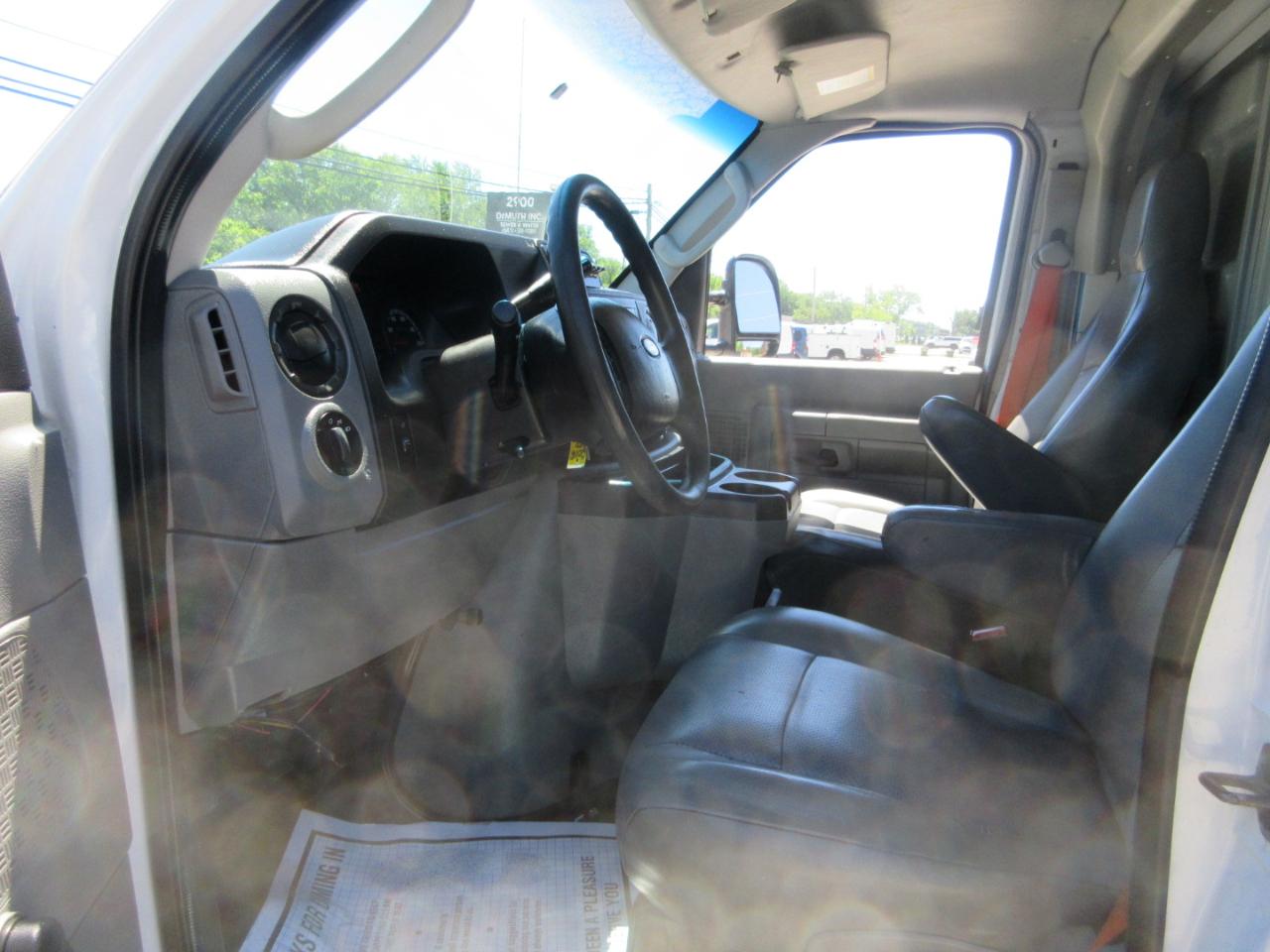 Ford Econoline Commercial Cutaway E-350 Super Duty 138" DRW 2016