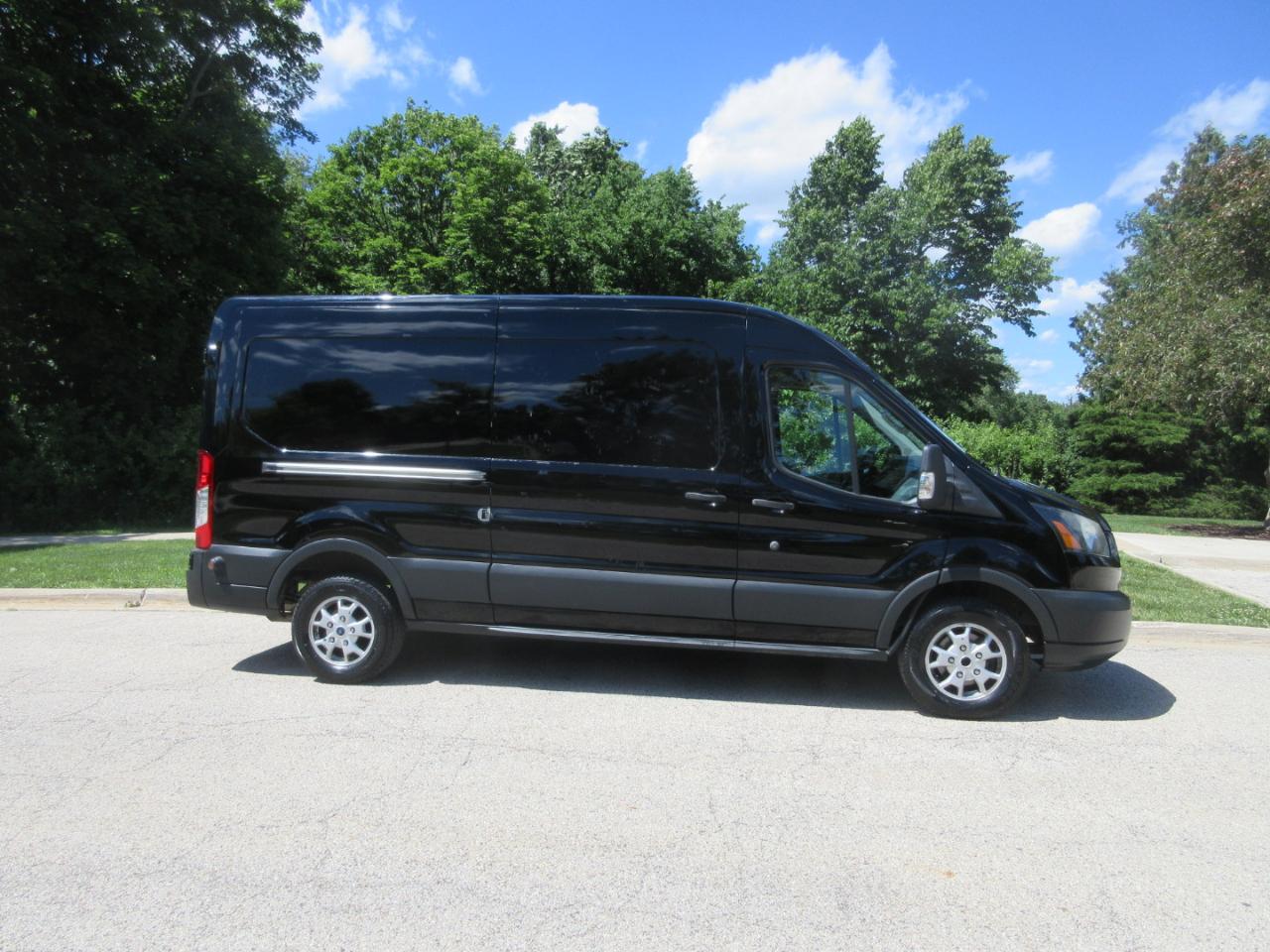 Ford Transit Cargo Van T-250 148" Med Rf 9000 GVWR Sliding RH Dr 2016