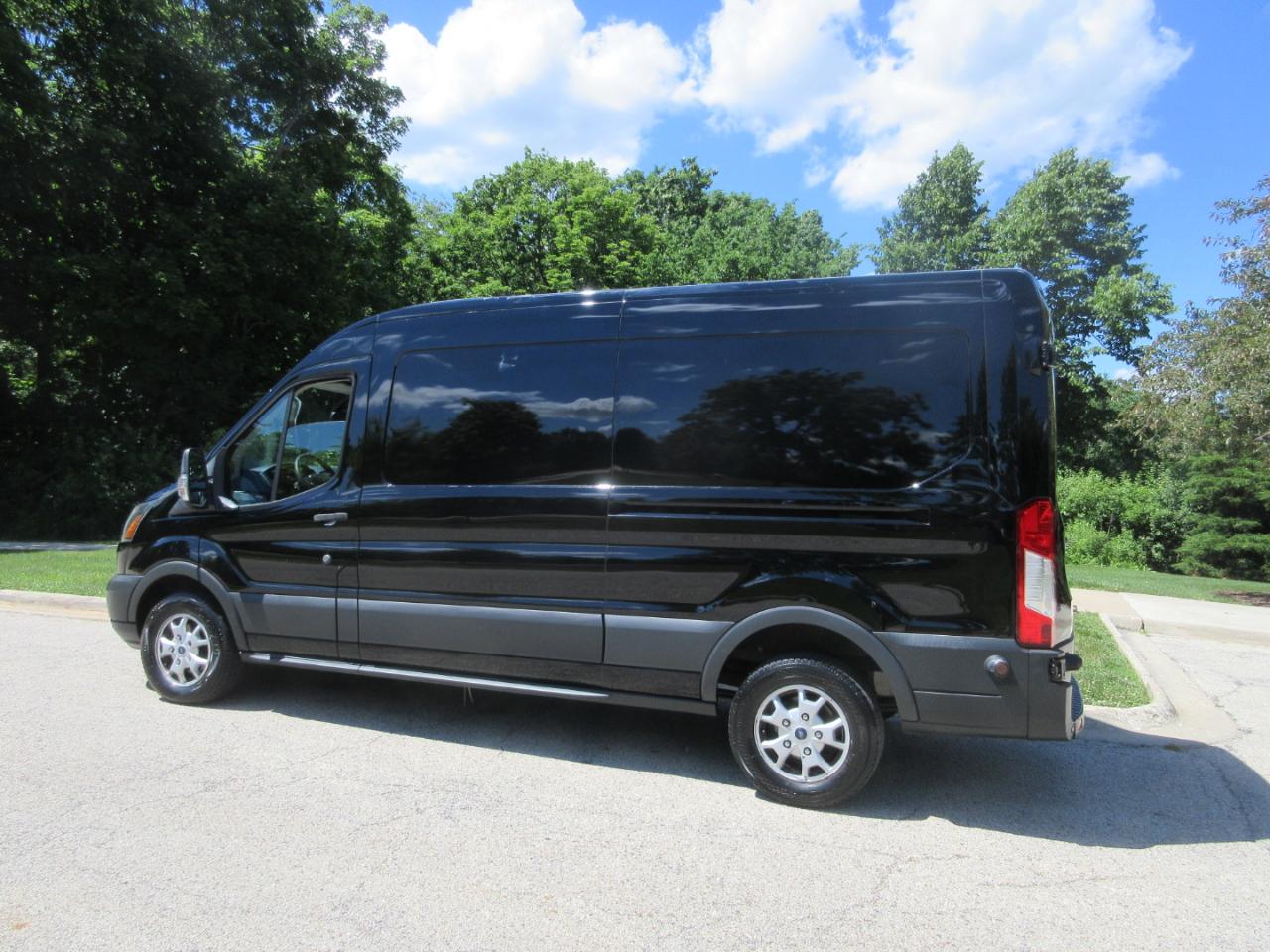 Ford Transit Cargo Van T-250 148" Med Rf 9000 GVWR Sliding RH Dr 2016