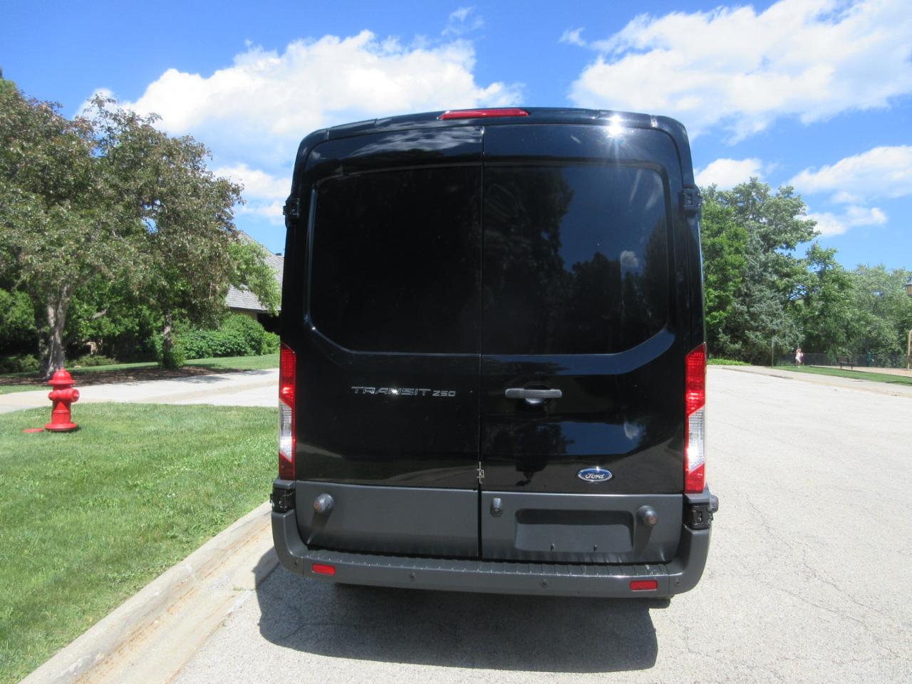 Ford Transit Cargo Van T-250 148" Med Rf 9000 GVWR Sliding RH Dr 2016