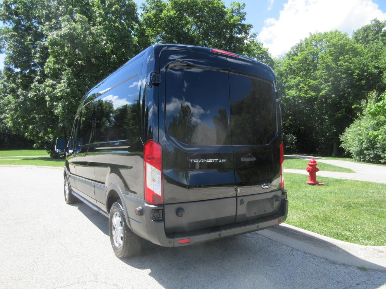 Ford Transit Cargo Van T-250 148" Med Rf 9000 GVWR Sliding RH Dr 2016
