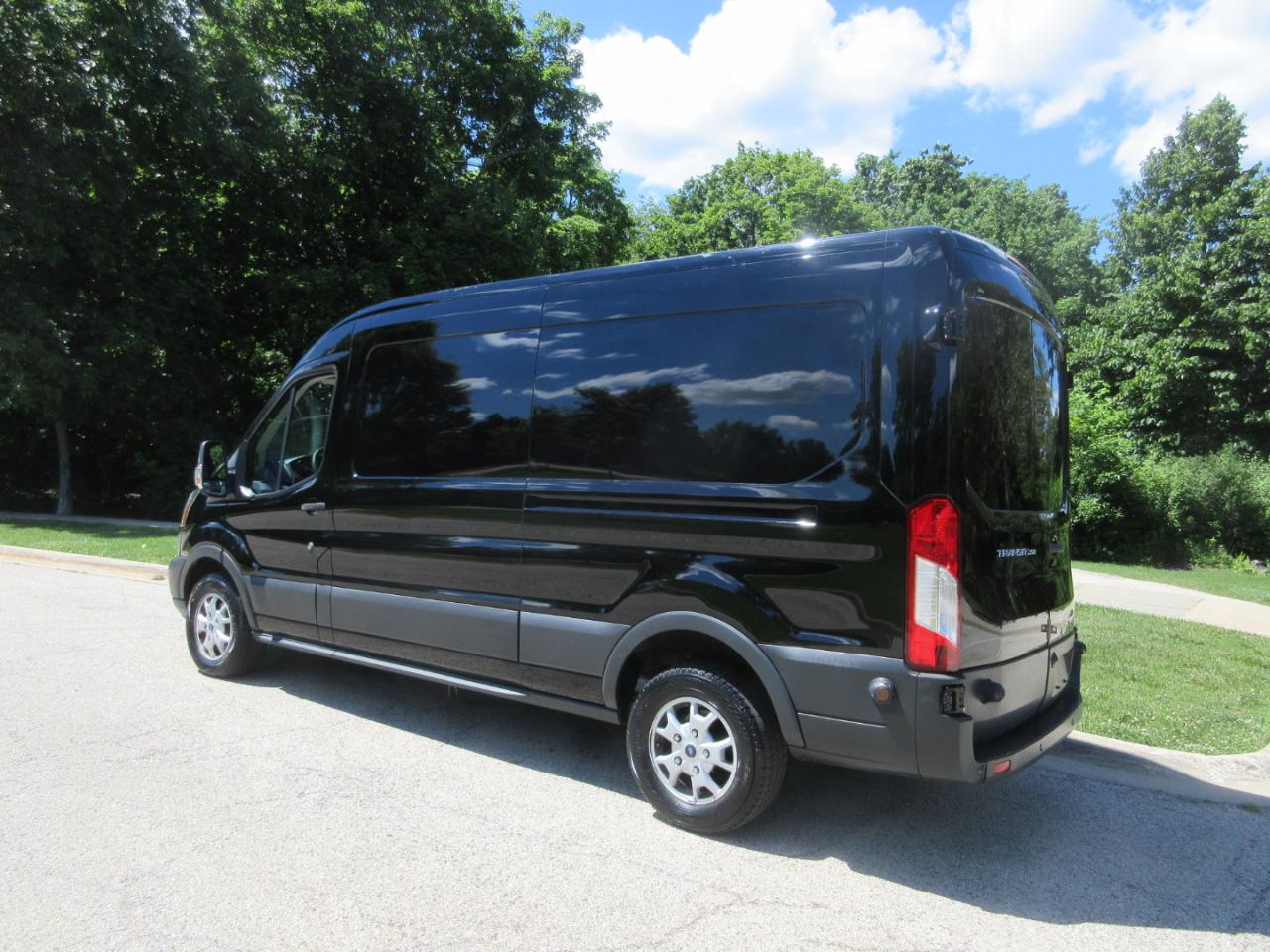 Ford Transit Cargo Van T-250 148" Med Rf 9000 GVWR Sliding RH Dr 2016