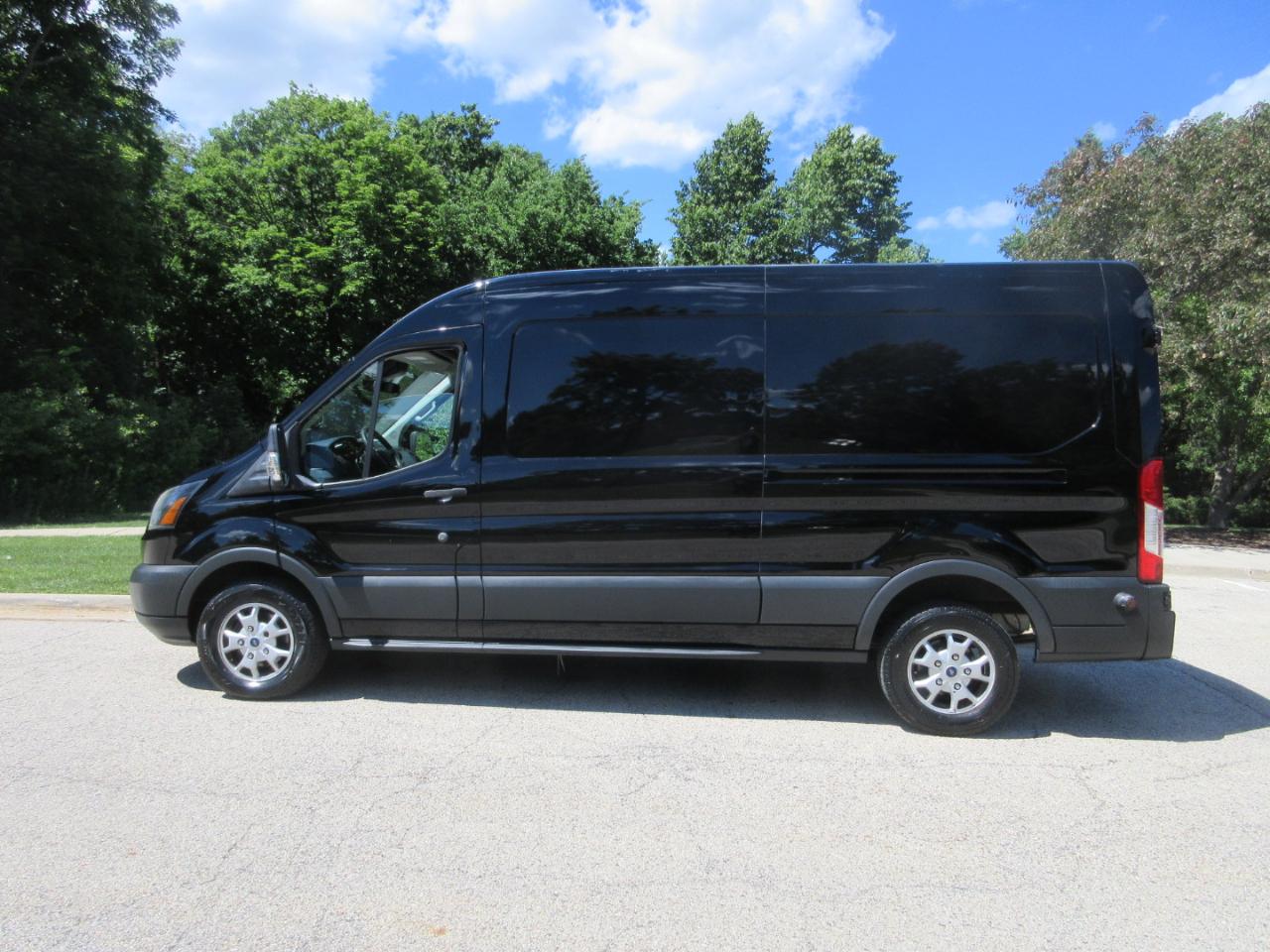 Ford Transit Cargo Van T-250 148" Med Rf 9000 GVWR Sliding RH Dr 2016