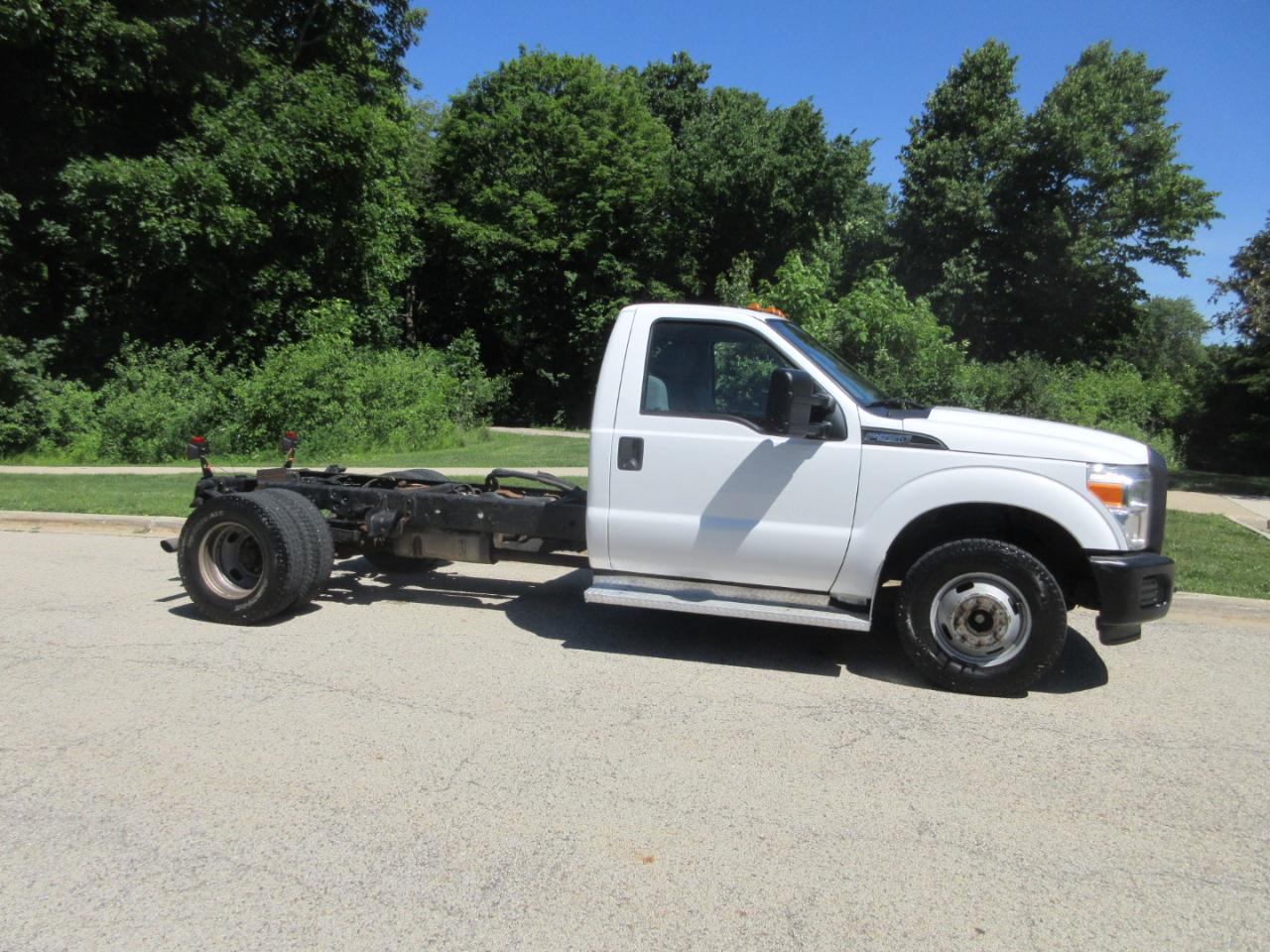 Ford Super Duty F-350 DRW 2WD Reg Cab 165" WB 84" CA XL 2014