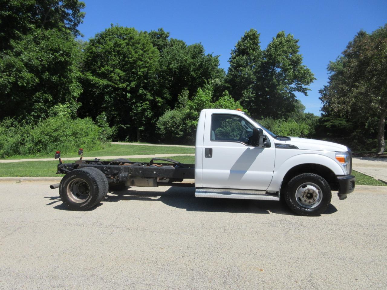 Ford Super Duty F-350 DRW 2WD Reg Cab 165" WB 84" CA XL 2014