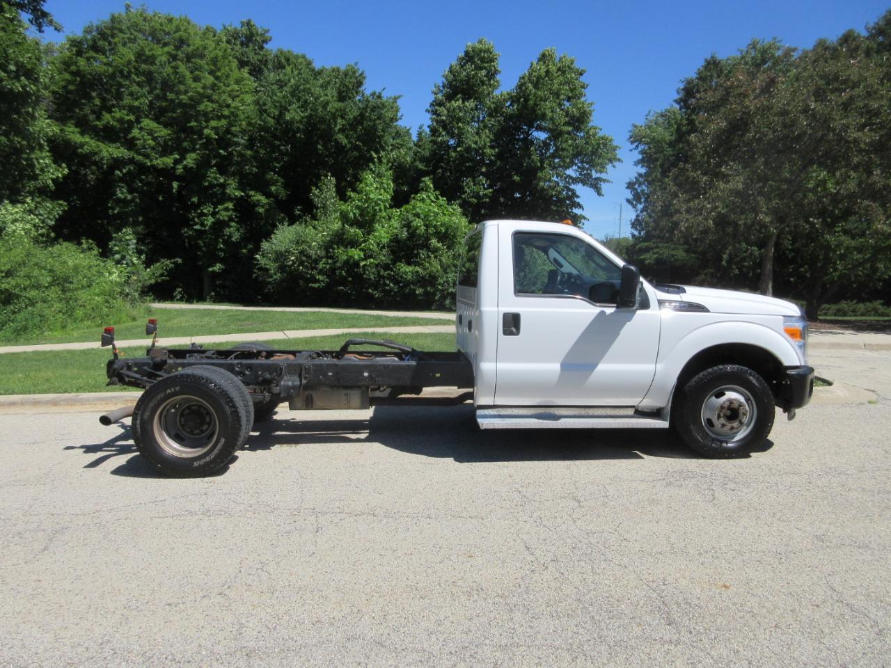 Ford Super Duty F-350 DRW 2WD Reg Cab 165" WB 84" CA XL 2014