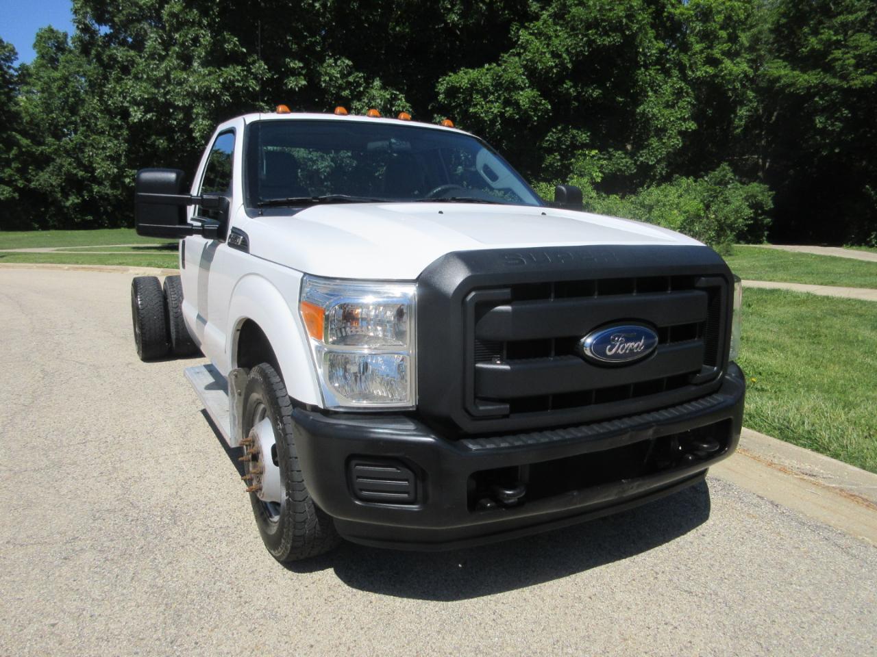 Ford Super Duty F-350 DRW 2WD Reg Cab 165" WB 84" CA XL 2014