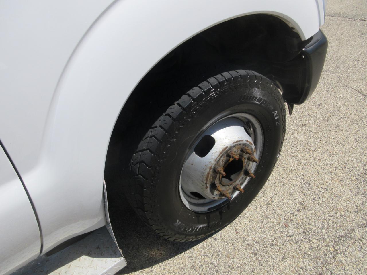 Ford Super Duty F-350 DRW 2WD Reg Cab 165" WB 84" CA XL 2014