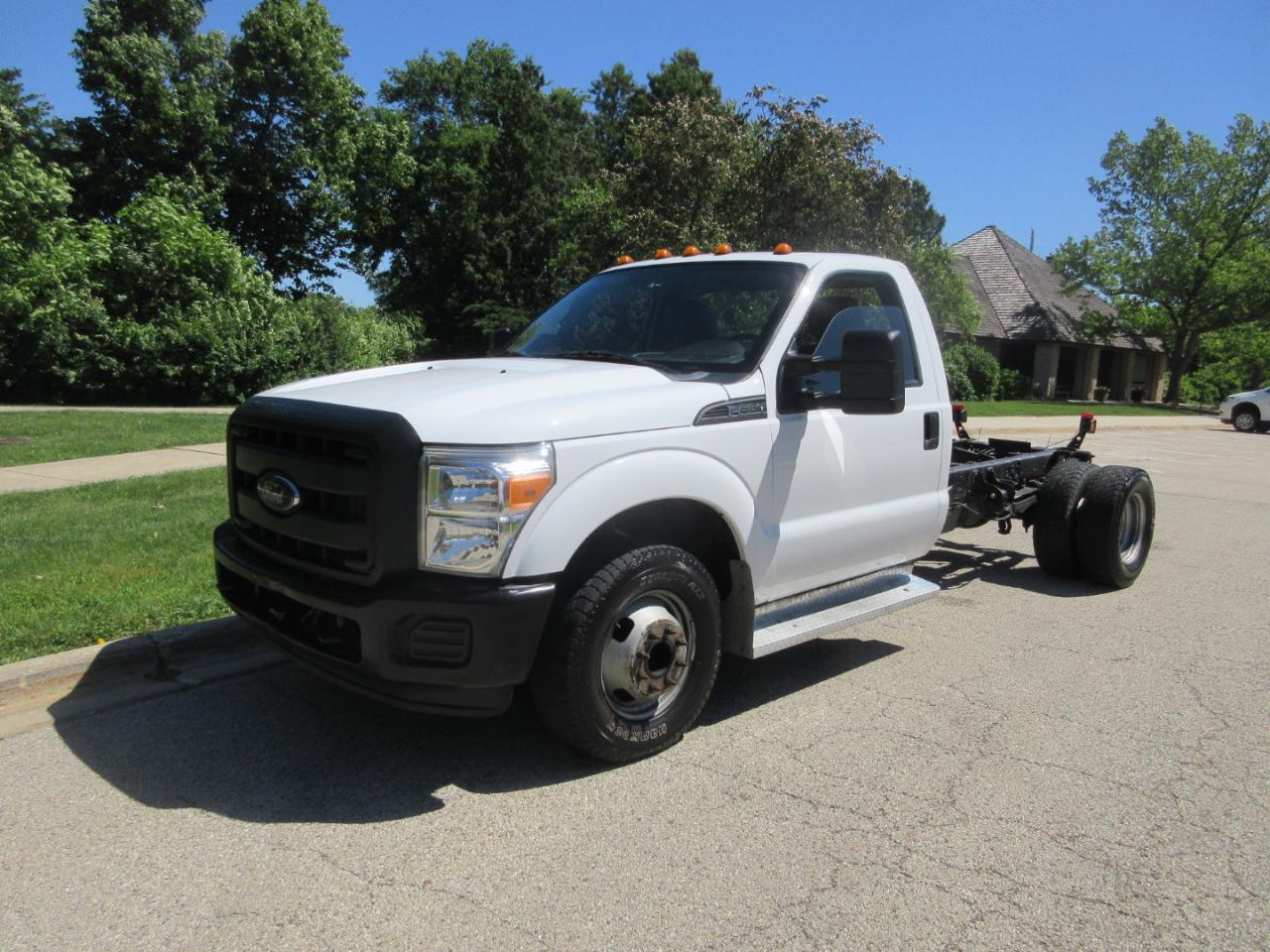 Ford Super Duty F-350 DRW 2WD Reg Cab 165" WB 84" CA XL 2014