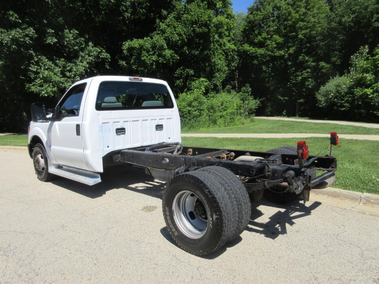 Ford Super Duty F-350 DRW 2WD Reg Cab 165" WB 84" CA XL 2014