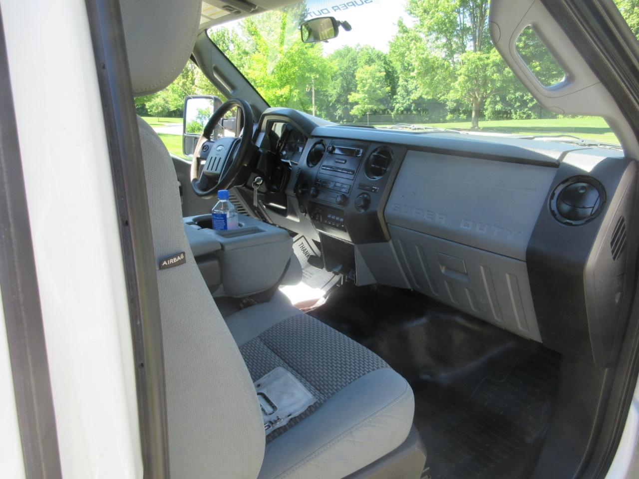 Ford Super Duty F-350 DRW 2WD Reg Cab 165" WB 84" CA XL 2014