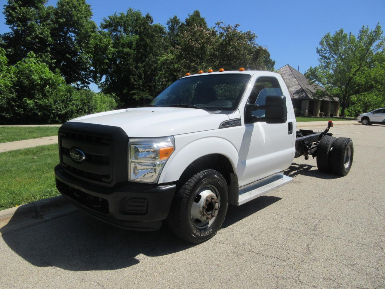 Ford Super Duty F-350 DRW 2WD Reg Cab 165" WB 84" CA XL 2014