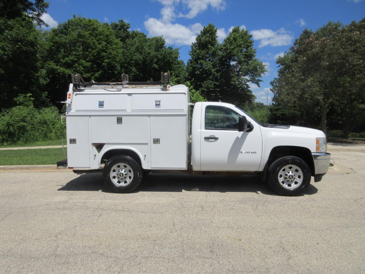 Chevrolet Silverado 3500HD 4WD Reg Cab 133.7" Work Truck 2012