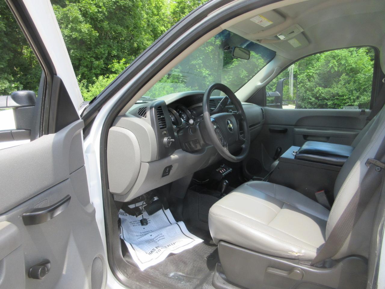 Chevrolet Silverado 3500HD 4WD Reg Cab 133.7" Work Truck 2012