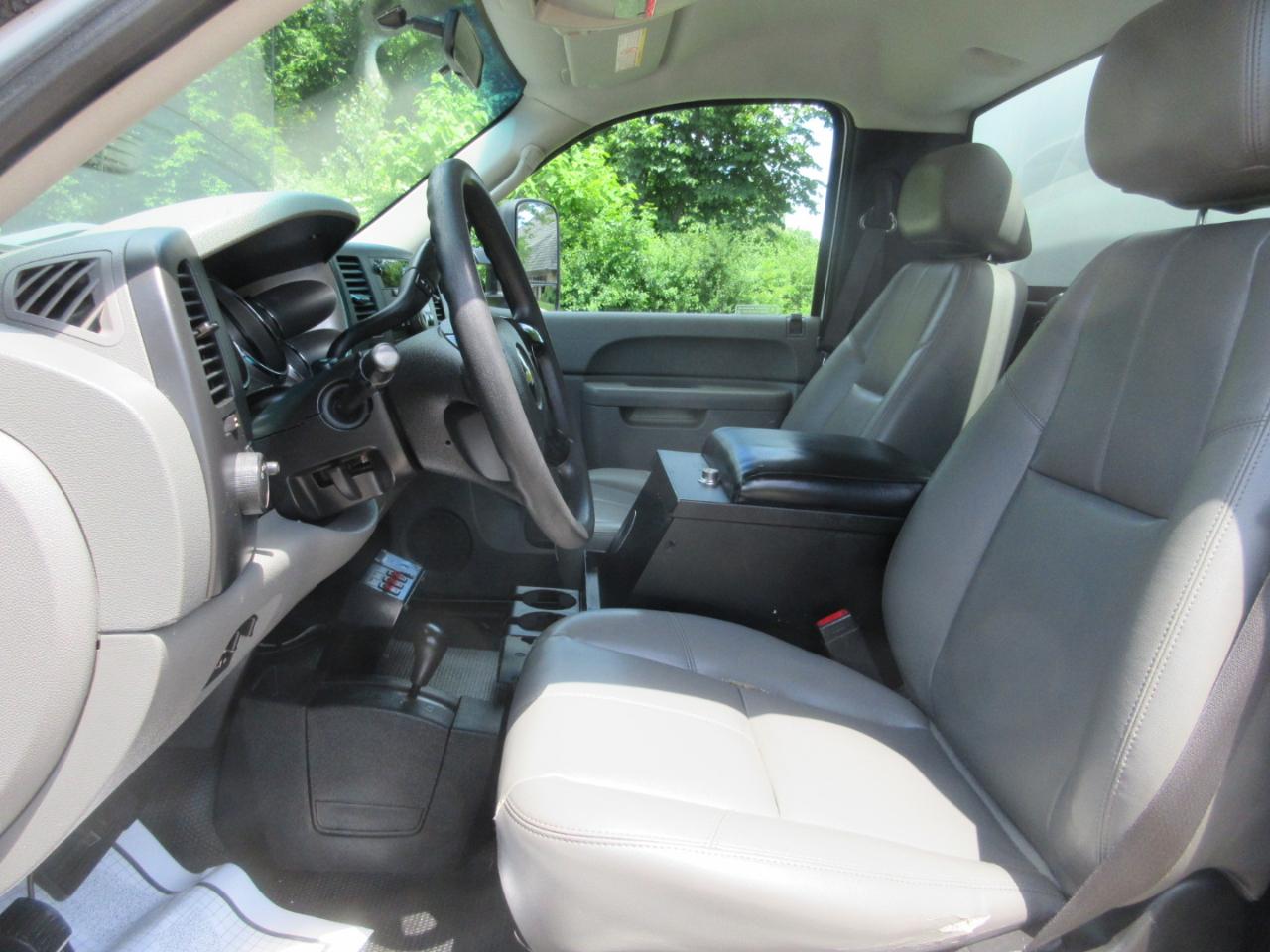 Chevrolet Silverado 3500HD 4WD Reg Cab 133.7" Work Truck 2012