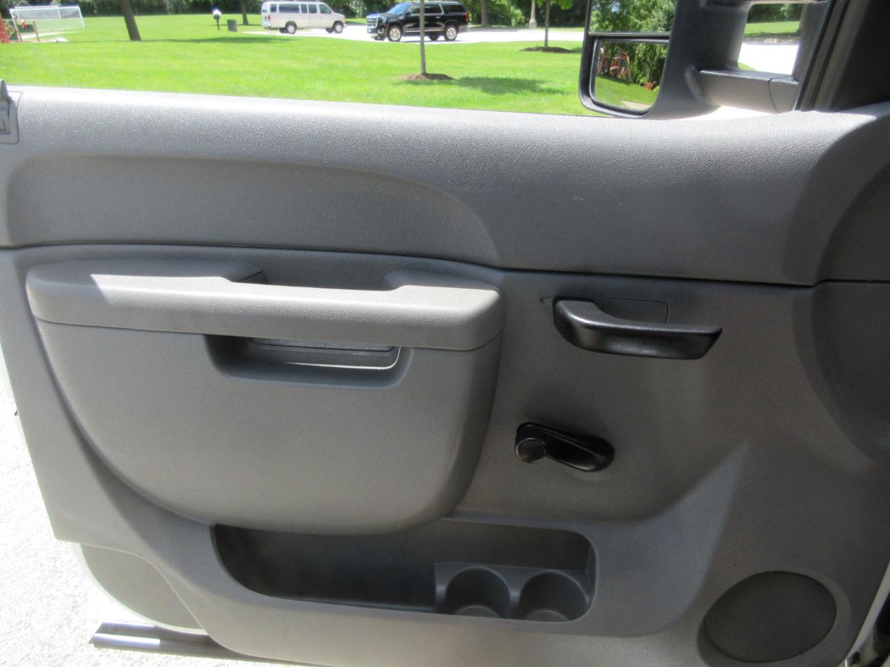 Chevrolet Silverado 3500HD 4WD Reg Cab 133.7" Work Truck 2012