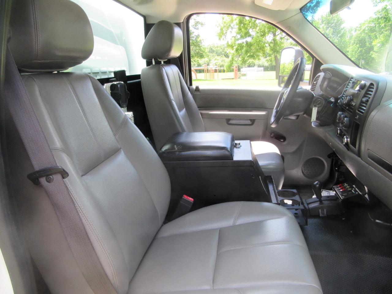Chevrolet Silverado 3500HD 4WD Reg Cab 133.7" Work Truck 2012