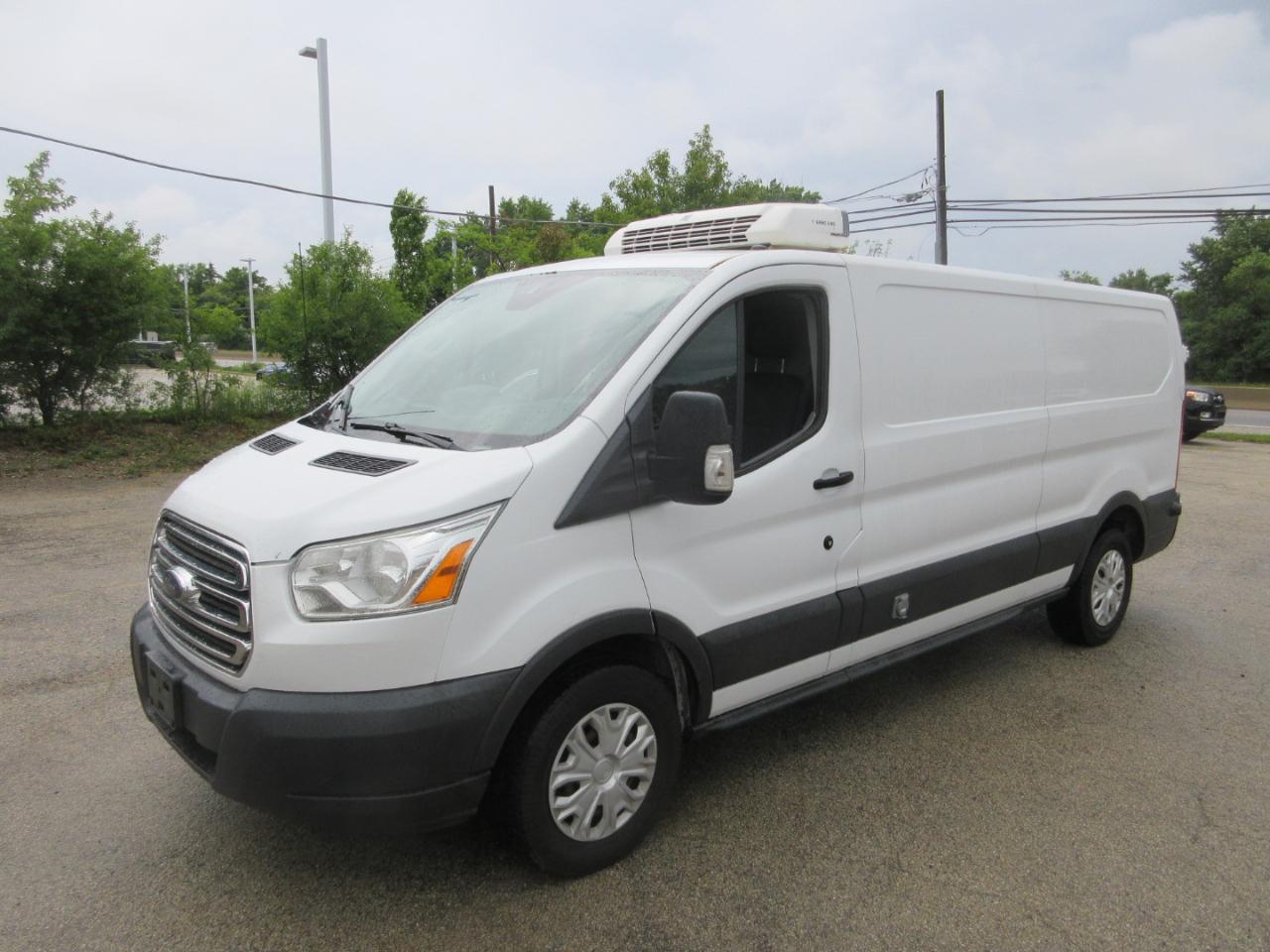 Ford Transit Van T-250 148" Low Rf 9000 GVWR Swing-Out RH Dr 2017